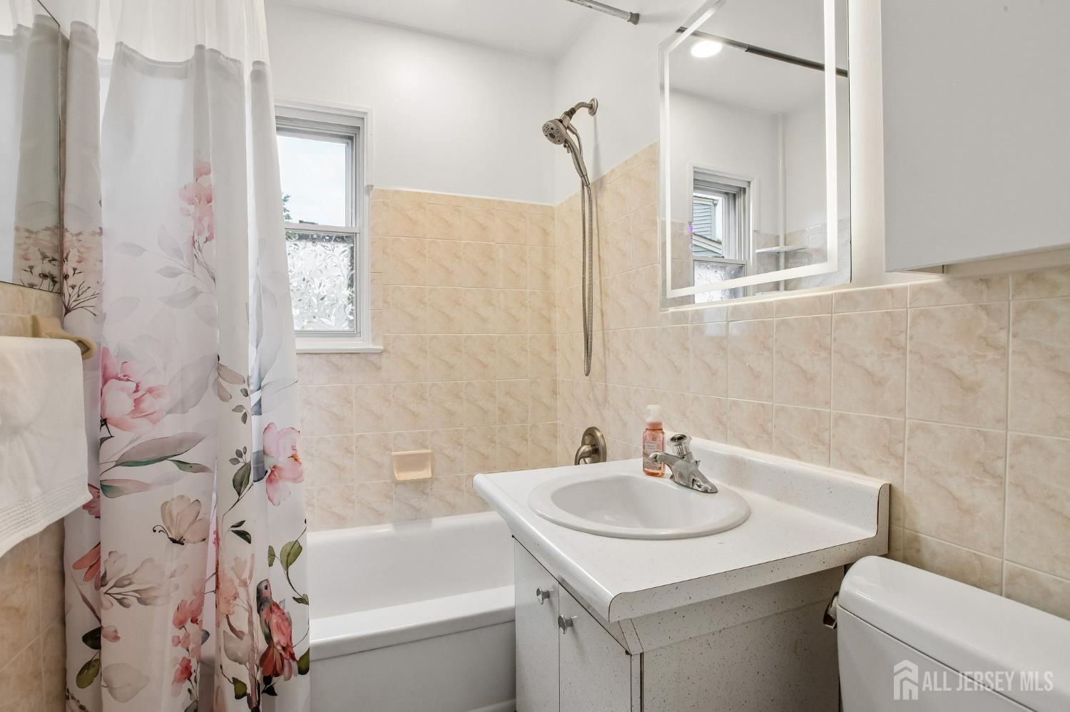 1585 Barton Road Union, NJ 07083 - Photo 10 of 26