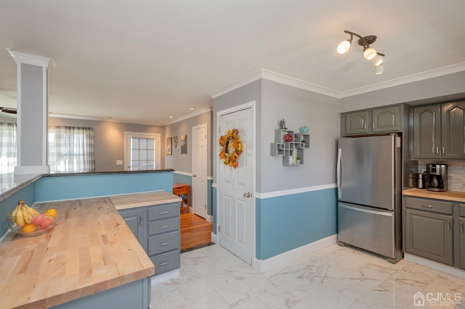 12 Alfred Way Colonia, NJ 07067 - Photo 7 of 16 Gallery Image 7