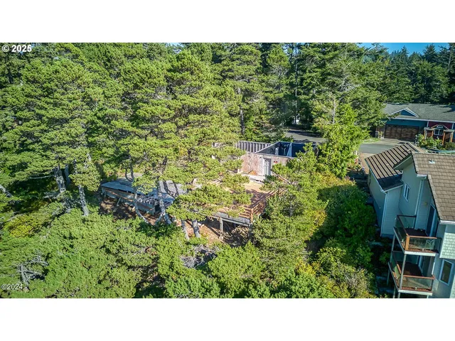 $340,000 | 1442 Northwest Fircrest Court, Waldport, OR 97394