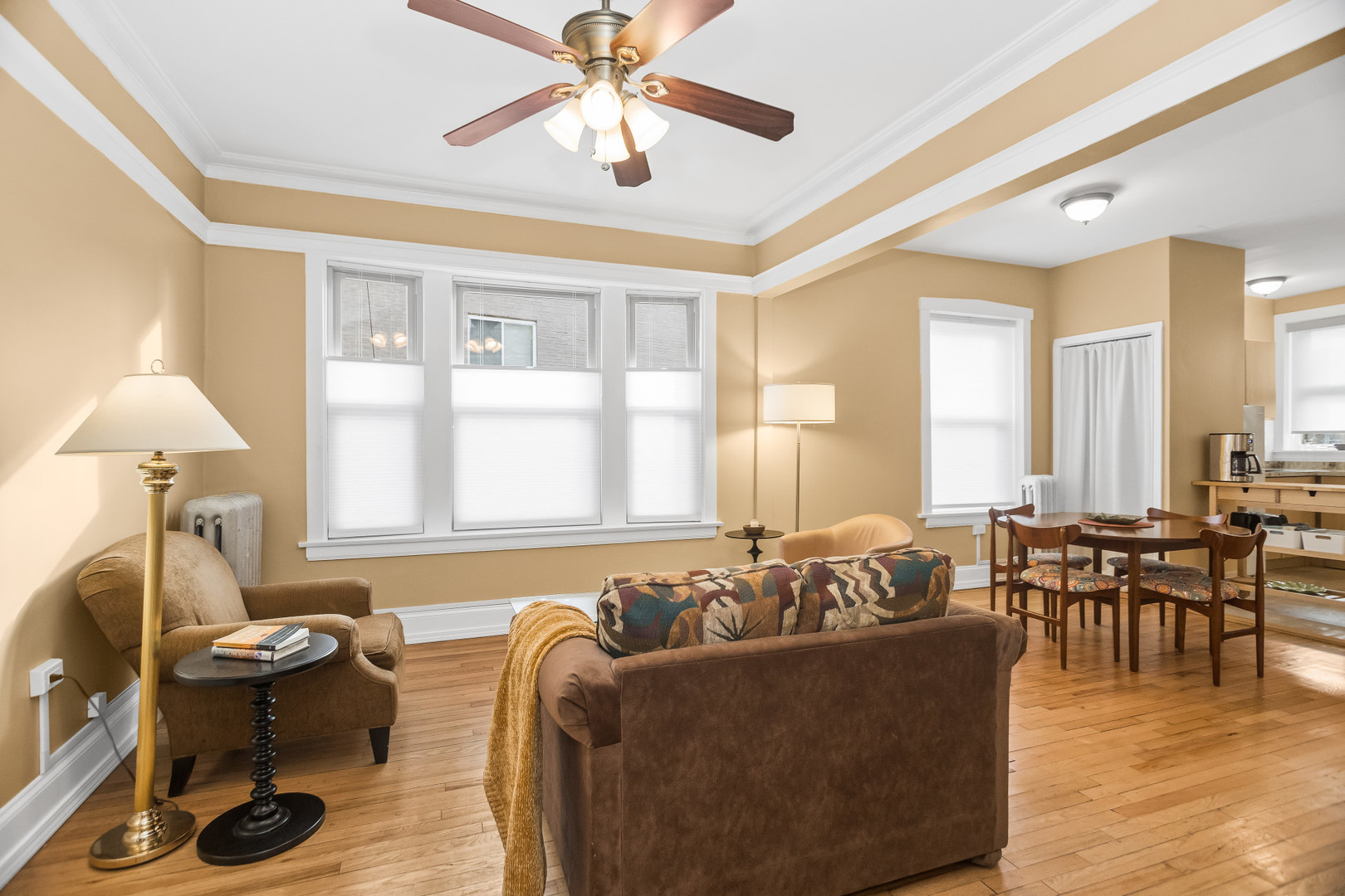 6622 North Clark Street, Unit 2D Chicago, IL 60626 - Photo 3 of 16