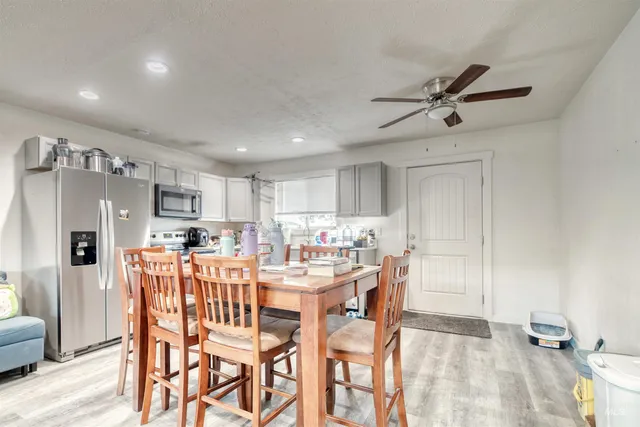 $350,000 | 684-686 Northwest 6th Street, Ontario, OR 97914