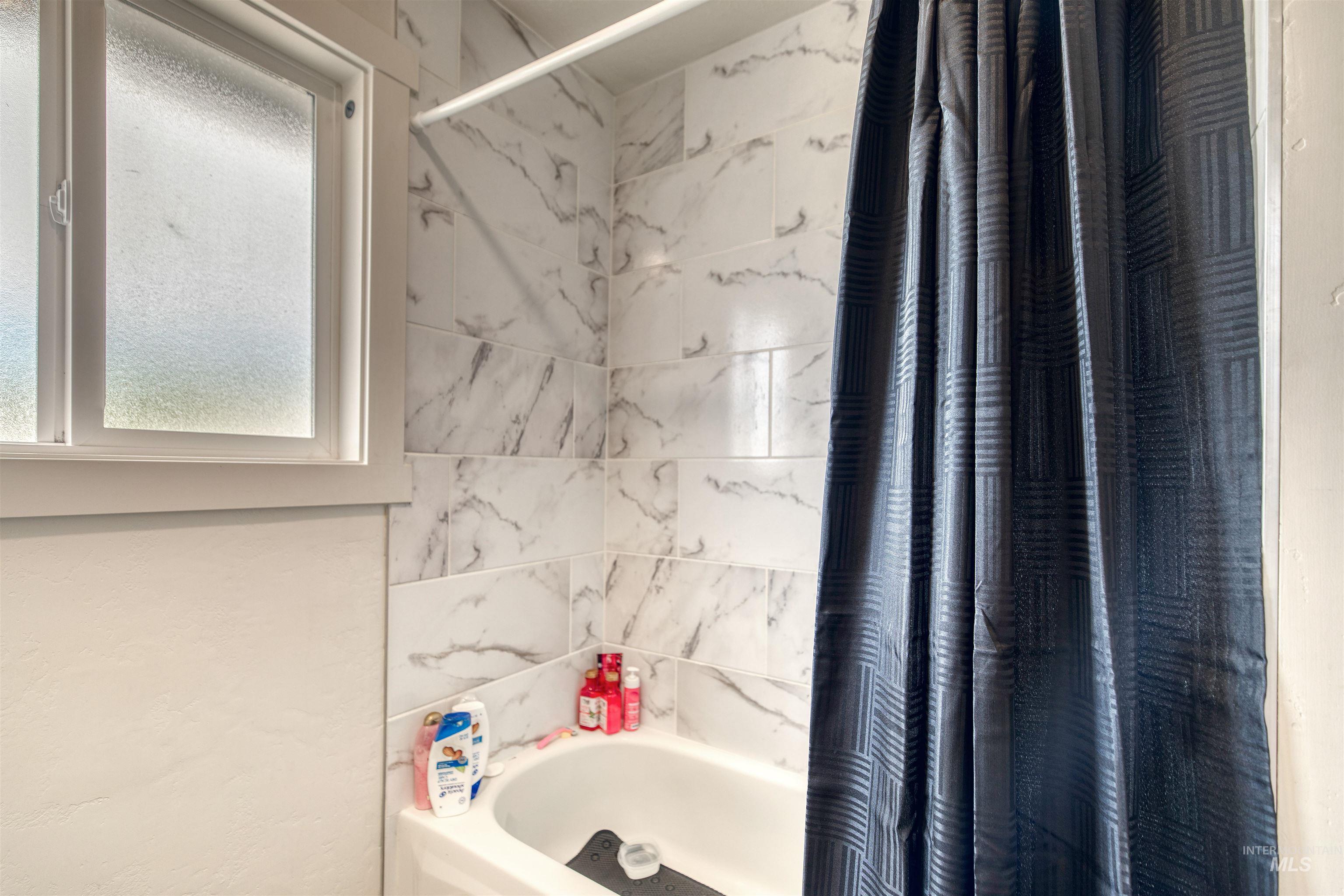 684-686 Northwest 6th Street Ontario, OR 97914 - Photo 8 of 37