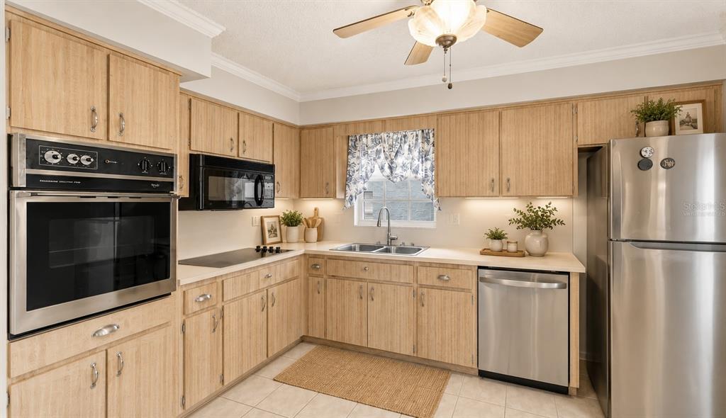 6643 Kelsey Lane, Unit 4B New Port Richey, FL 34653 - Photo 4 of 47
