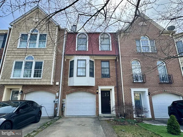 $375,000 | 56 Victoria Square, Frederick, MD 21702