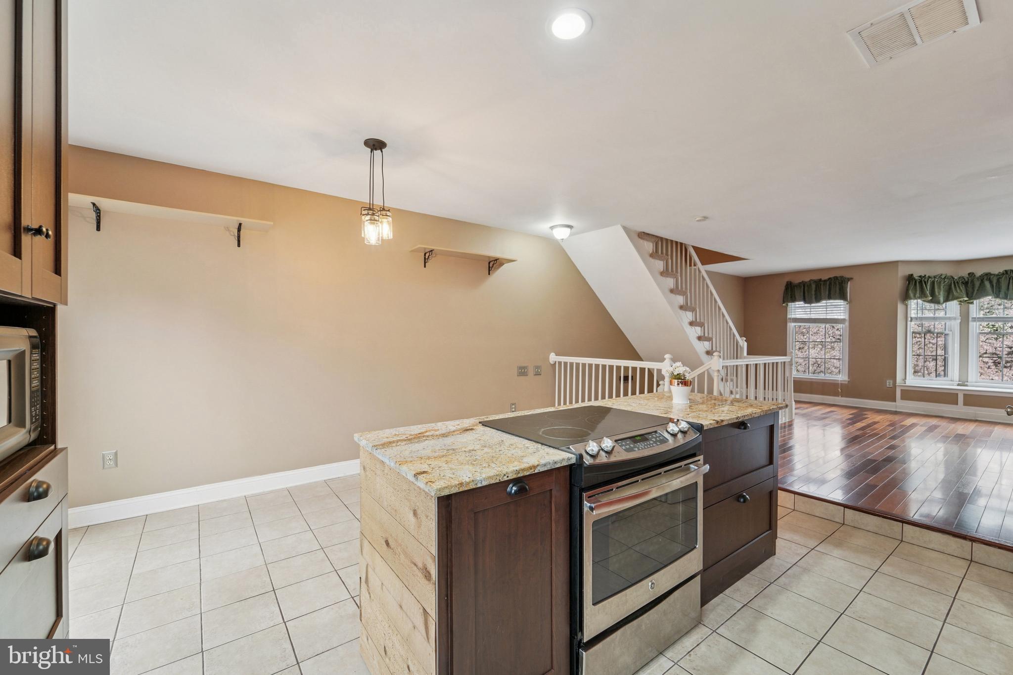 56 Victoria Square Frederick, MD 21702 - Photo 12 of 38 Kitchen