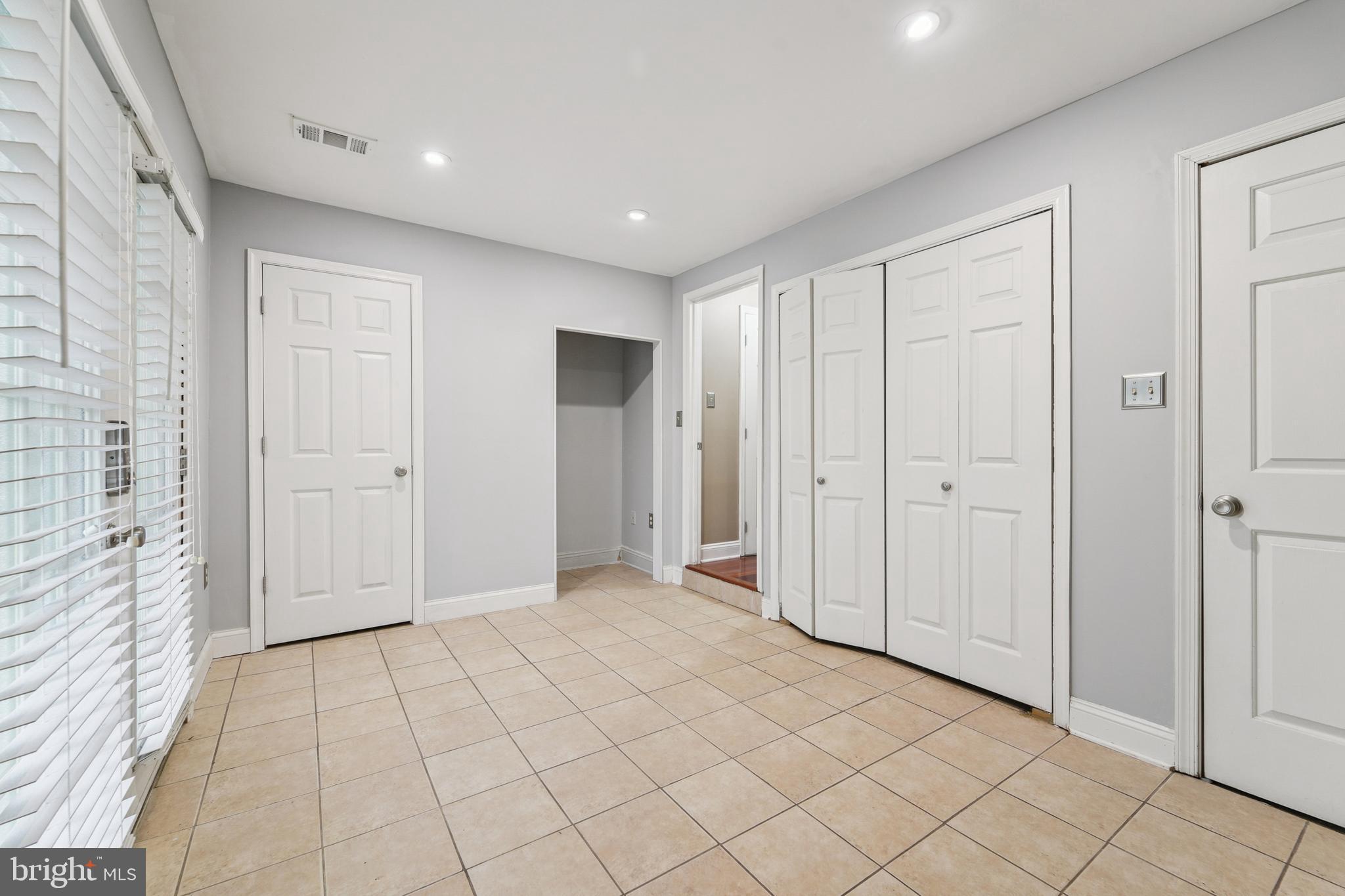 56 Victoria Square Frederick, MD 21702 - Photo 25 of 38 Laundry Room