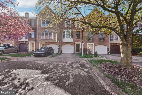 $375,000 | 56 Victoria Square, Frederick, MD 21702