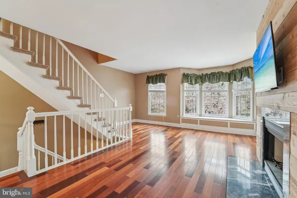 $375,000 | 56 Victoria Square, Frederick, MD 21702