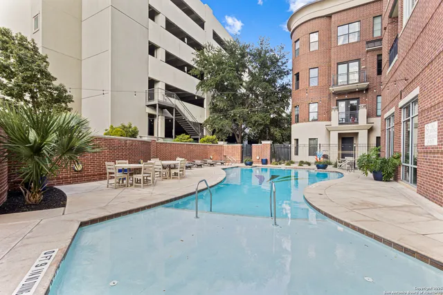 $325,000 | 215 Center Street, Unit 1005, San Antonio, TX 78202