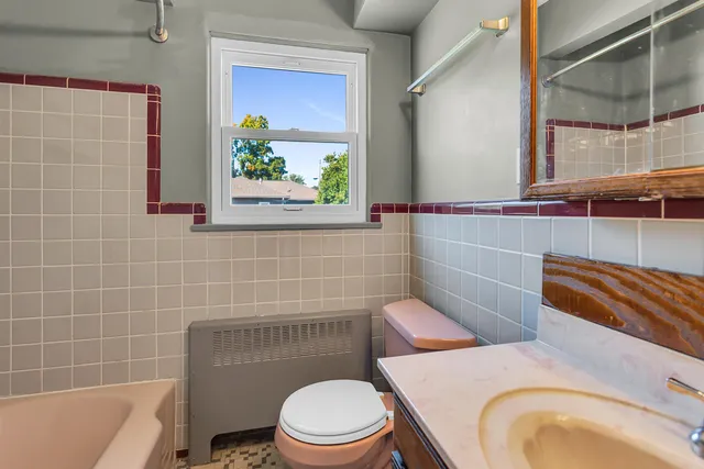 $198,000 | 1302 Elmwood Avenue, Jackson, MI 49203