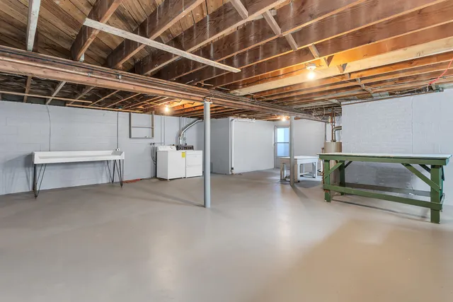 $198,000 | 1302 Elmwood Avenue, Jackson, MI 49203