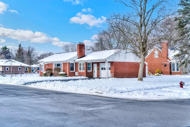 $198,000 | 1302 Elmwood Avenue, Jackson, MI 49203