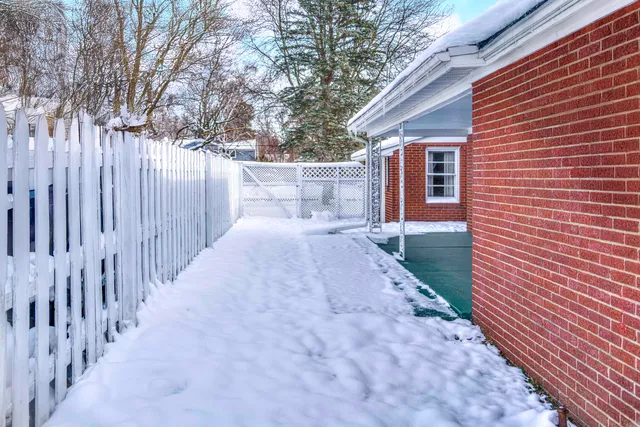 $198,000 | 1302 Elmwood Avenue, Jackson, MI 49203