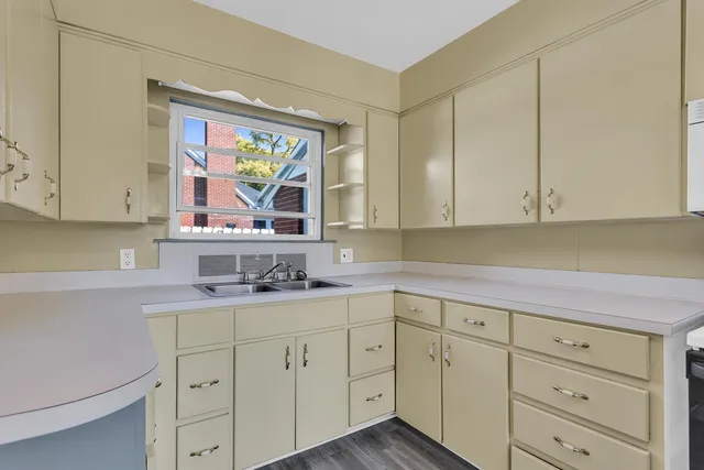 $198,000 | 1302 Elmwood Avenue, Jackson, MI 49203