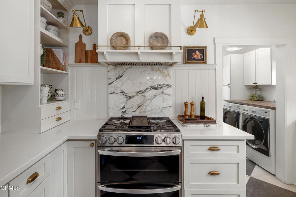 640 East Rio Grande Street Pasadena, CA 91104 - Photo 20 of 61 a stove top oven sitting inside of a kitchen