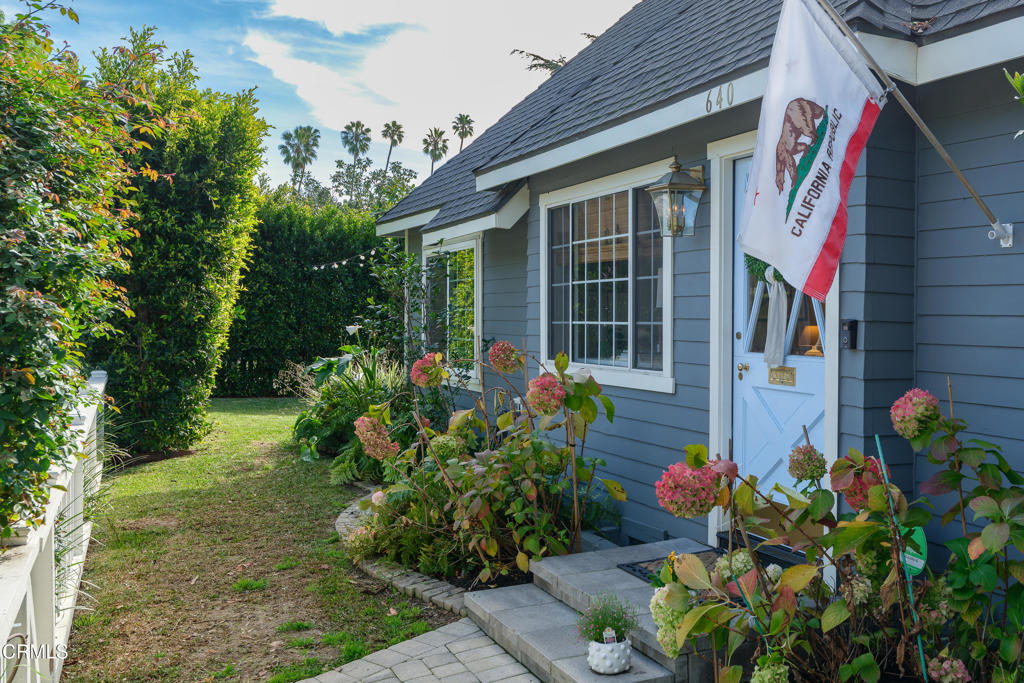 640 East Rio Grande Street Pasadena, CA 91104 - Photo 37 of 61 a flower plants in front of a house
