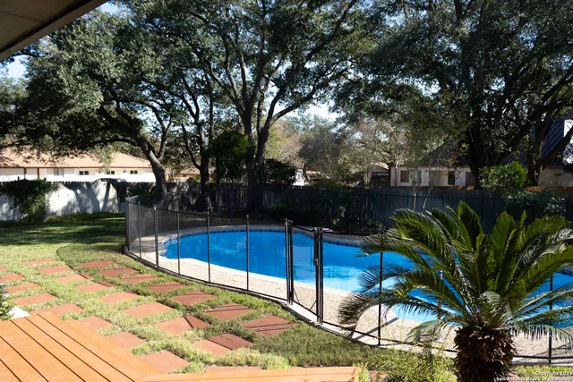 $564,900 | 6230 Hickory Hollow, Windcrest, TX 78239