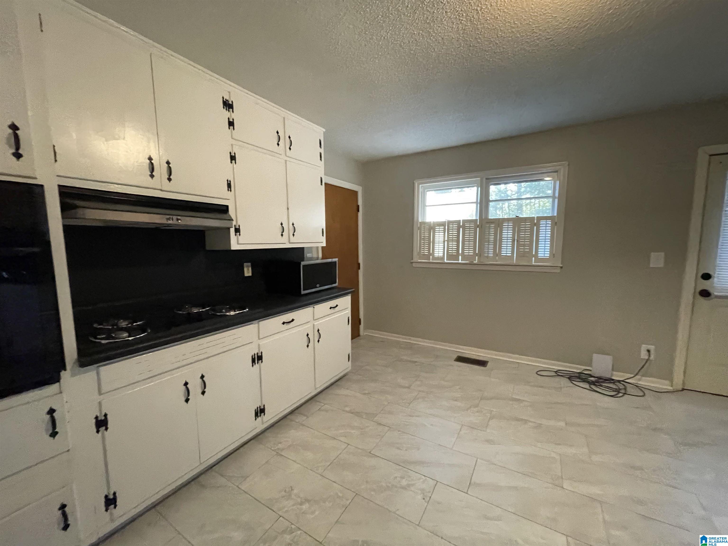 1711 Pinedale Road Clanton, AL 35046 - Photo 9 of 37 Gallery Image 9
