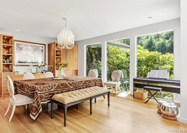 $4,995,000 | 8 Mill Pond Lane, Locust Valley, NY 11560