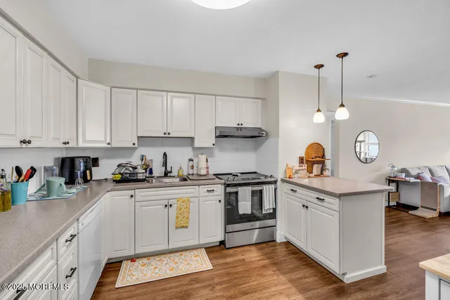 $265,000 | 4 Avon Drive, East Windsor, NJ 08520