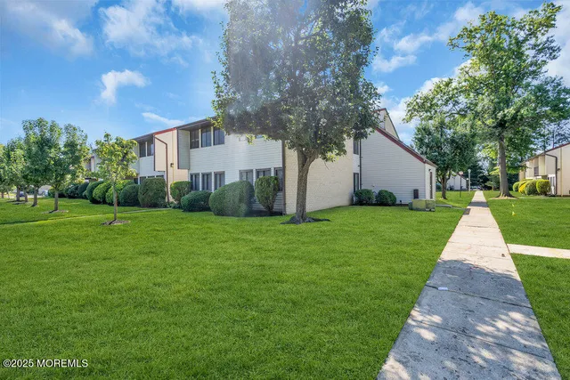 $265,000 | 4 Avon Drive, East Windsor, NJ 08520