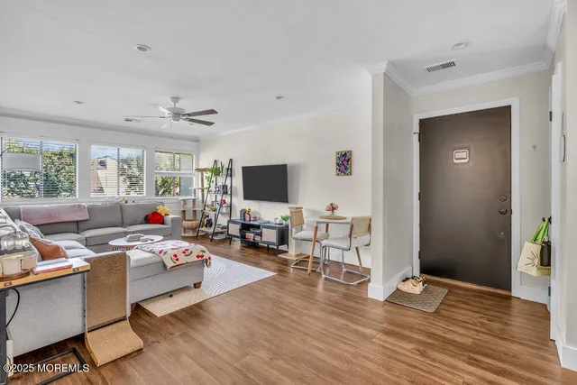 $265,000 | 4 Avon Drive, East Windsor, NJ 08520