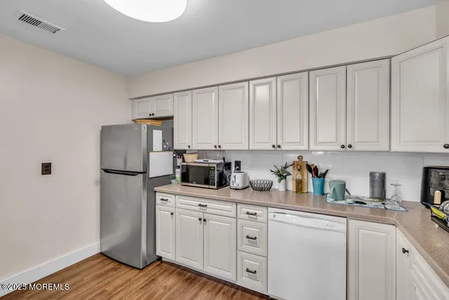 $265,000 | 4 Avon Drive, East Windsor, NJ 08520