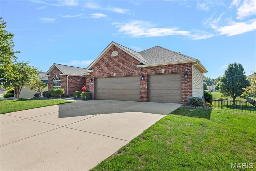 8014 Charleston Troy, IL 62294 - Photo 3 of 52