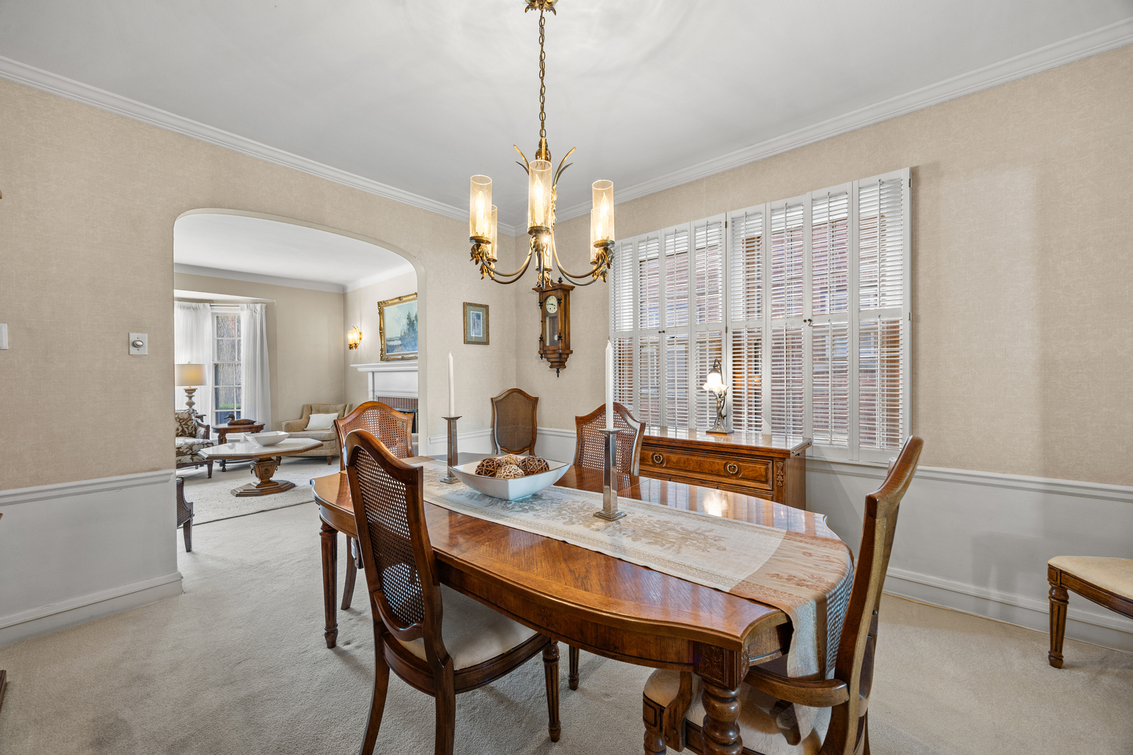 731 Selborne Road Riverside, IL 60546 - Photo 8 of 37