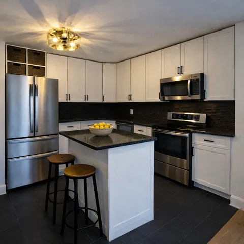 $175,000 | 700 West Bittersweet Place, Unit 210, Chicago, IL 60613