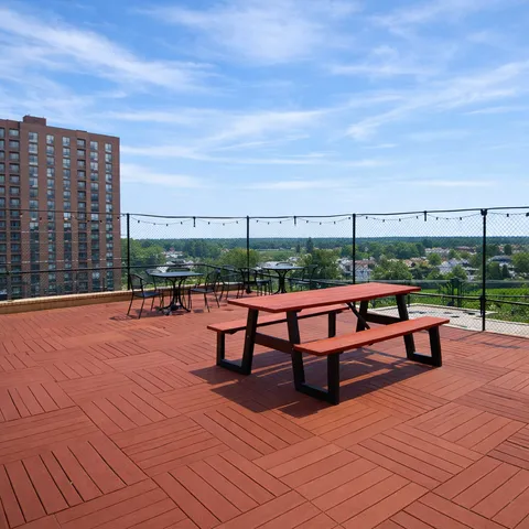 $175,000 | 700 West Bittersweet Place, Unit 210, Chicago, IL 60613