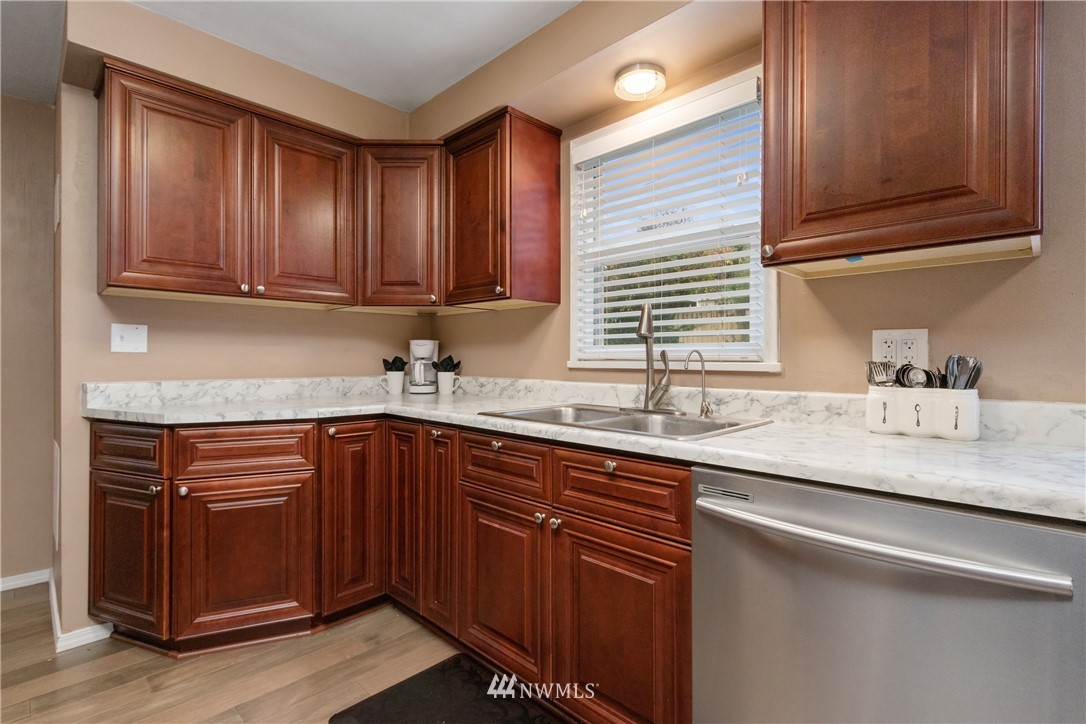 3339 Perry Avenue Bremerton, WA 98310 - Photo 11 of 26 Gallery Image 11