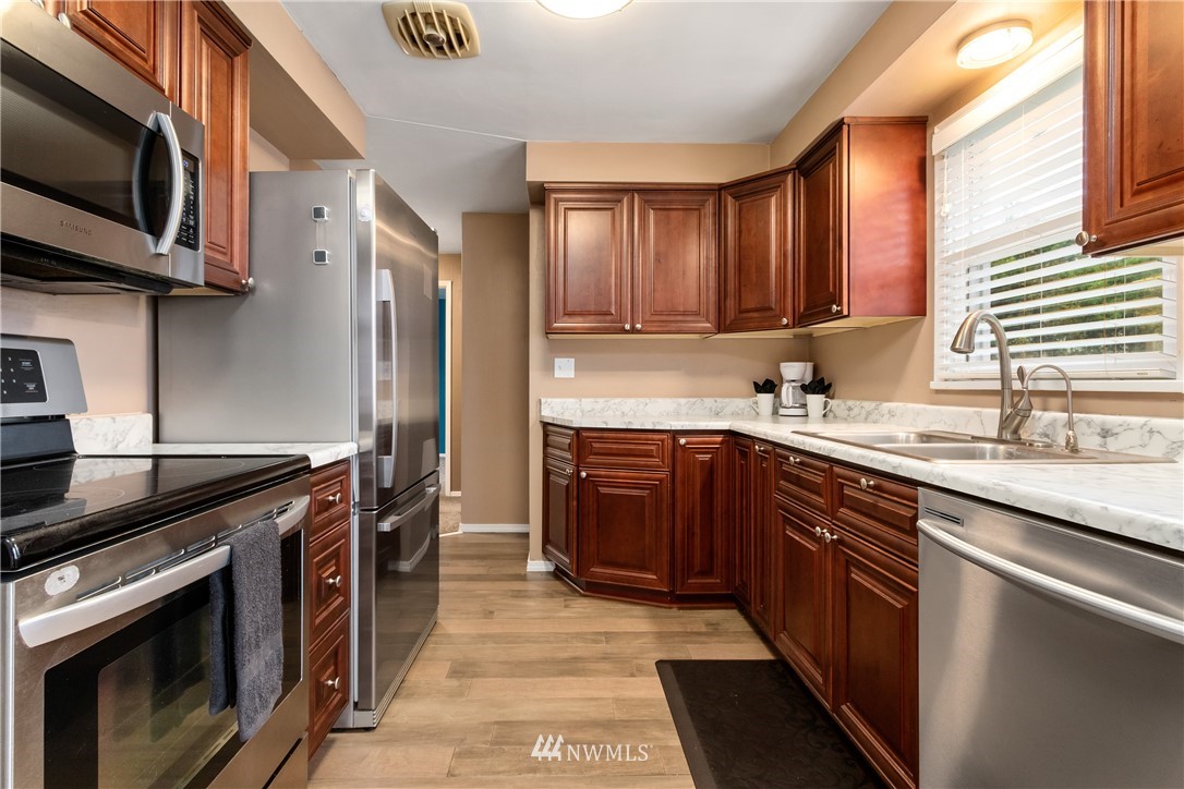 3339 Perry Avenue Bremerton, WA 98310 - Photo 10 of 26 Gallery Image 10