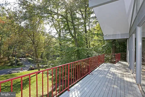 $1,725,000 | 6900 Heatherhill Road, Bethesda, MD 20817