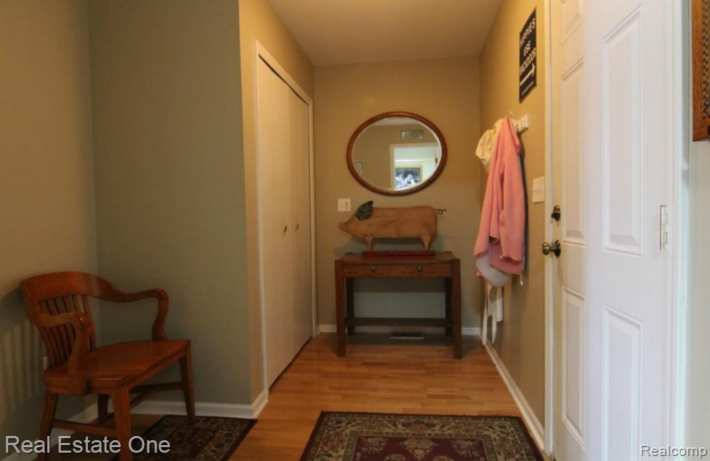 8505 Waumegah Road Clarkston, MI 48348 - Photo 12 of 18 IMG_1034 (1280x832).jpg
