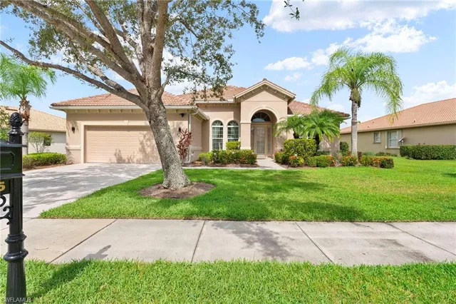 $869,900 | 8095 Piedmont Drive, Naples, FL 34104