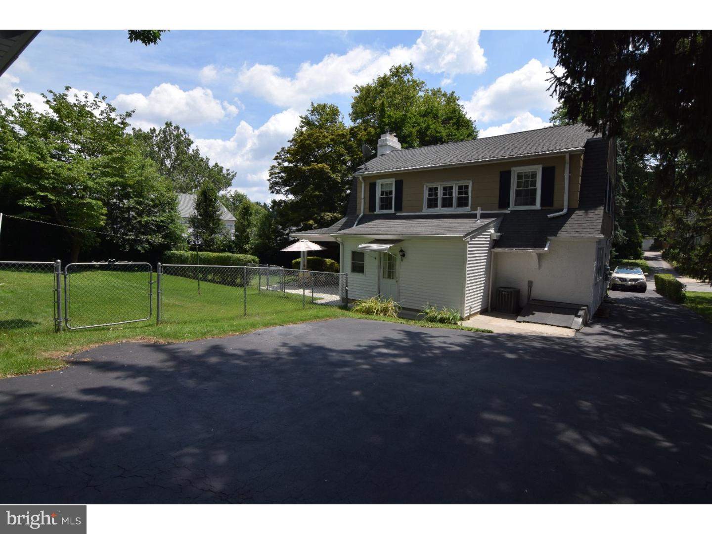 642 East Manoa Road Havertown, PA 19083 - Photo 4 of 24