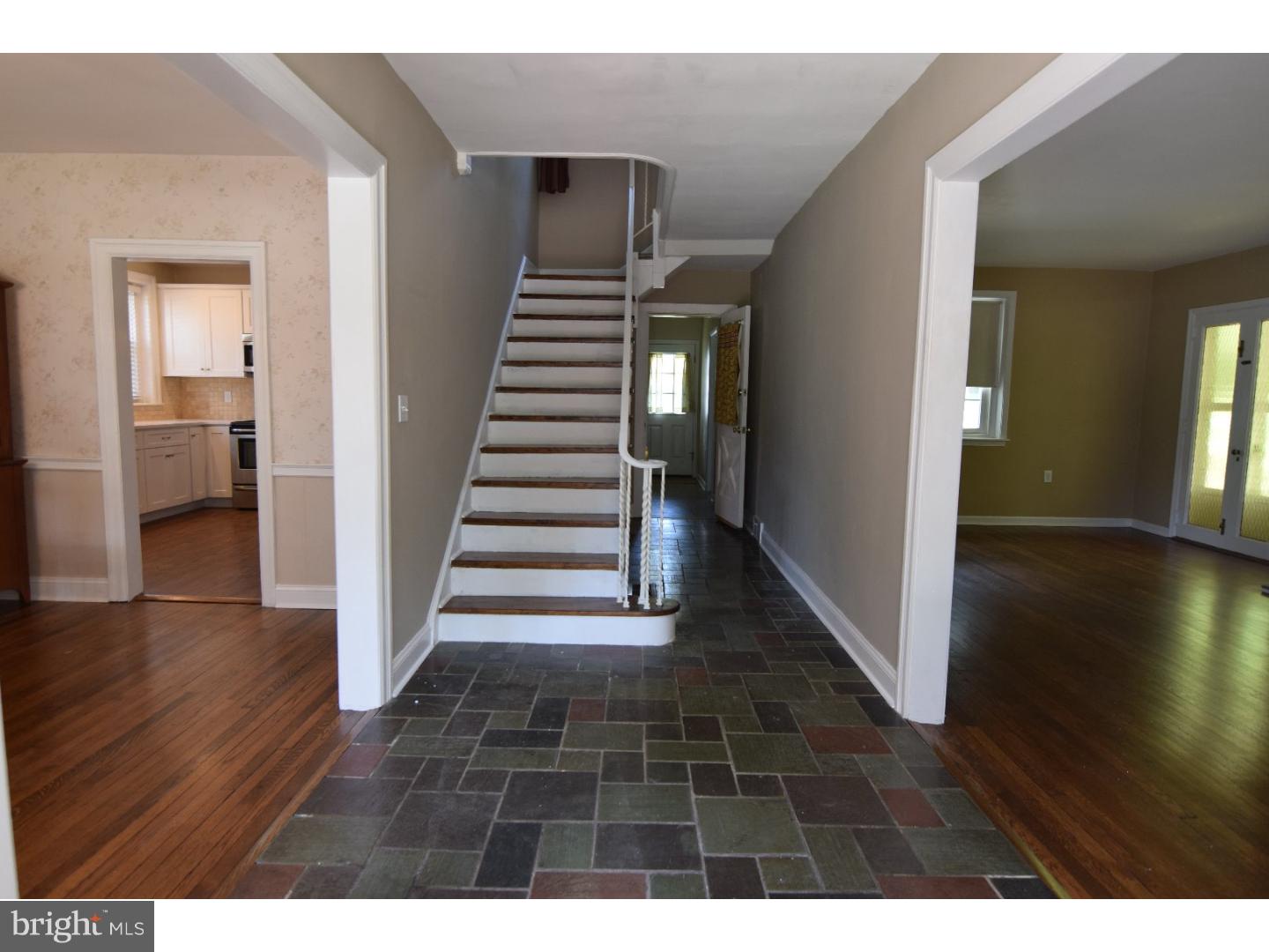 642 East Manoa Road Havertown, PA 19083 - Photo 8 of 24