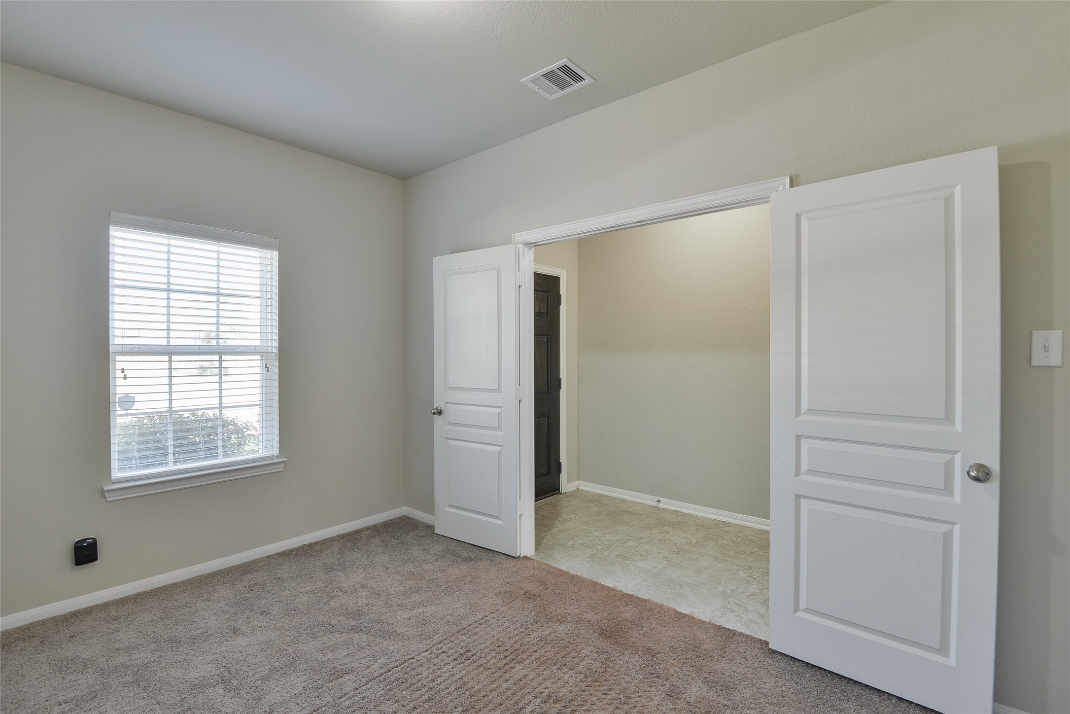 614 Pequin Road Crosby, TX 77532 - Photo 35 of 43 an empty room with windows and closet