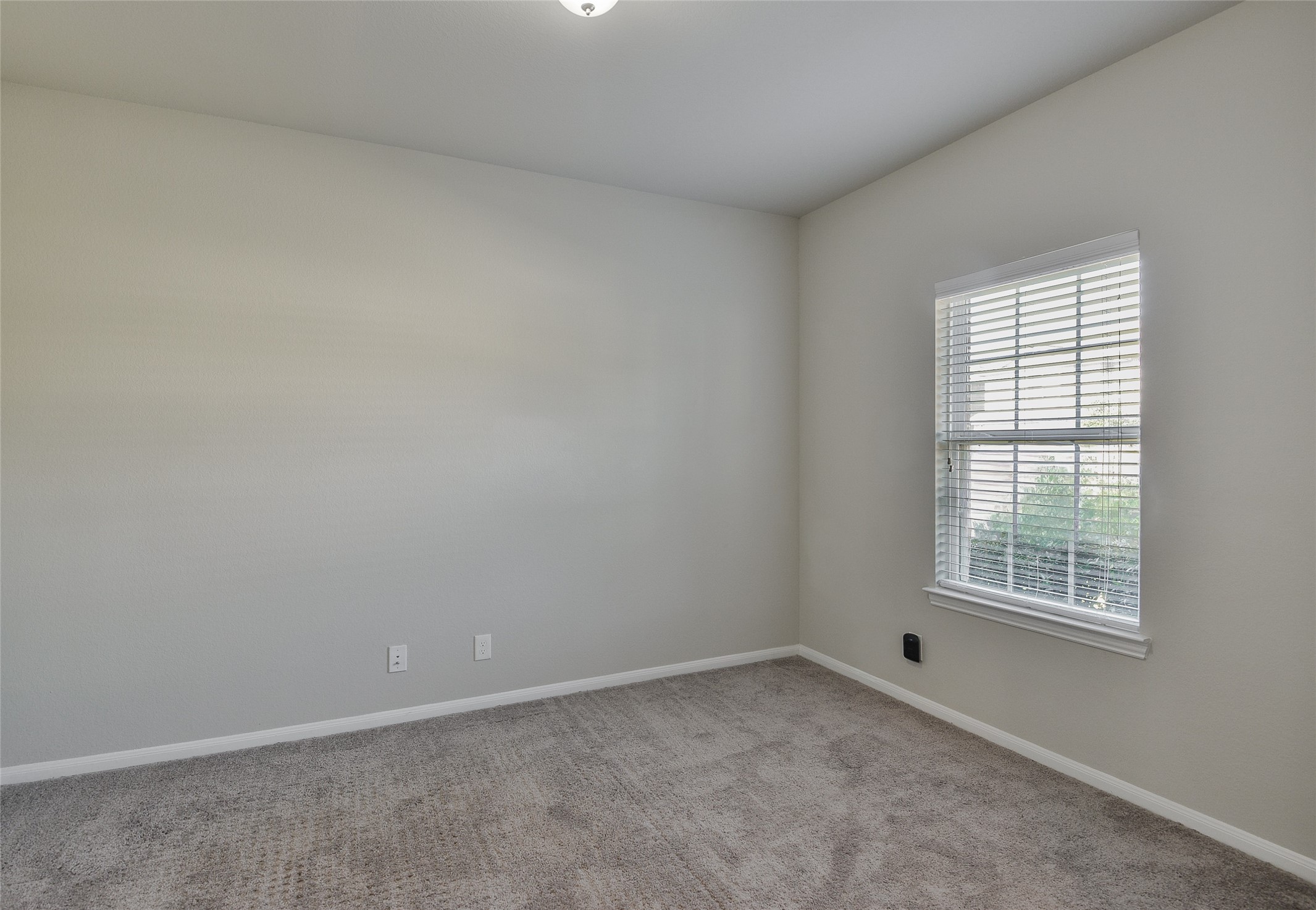 614 Pequin Road Crosby, TX 77532 - Photo 36 of 43 an empty room with a window
