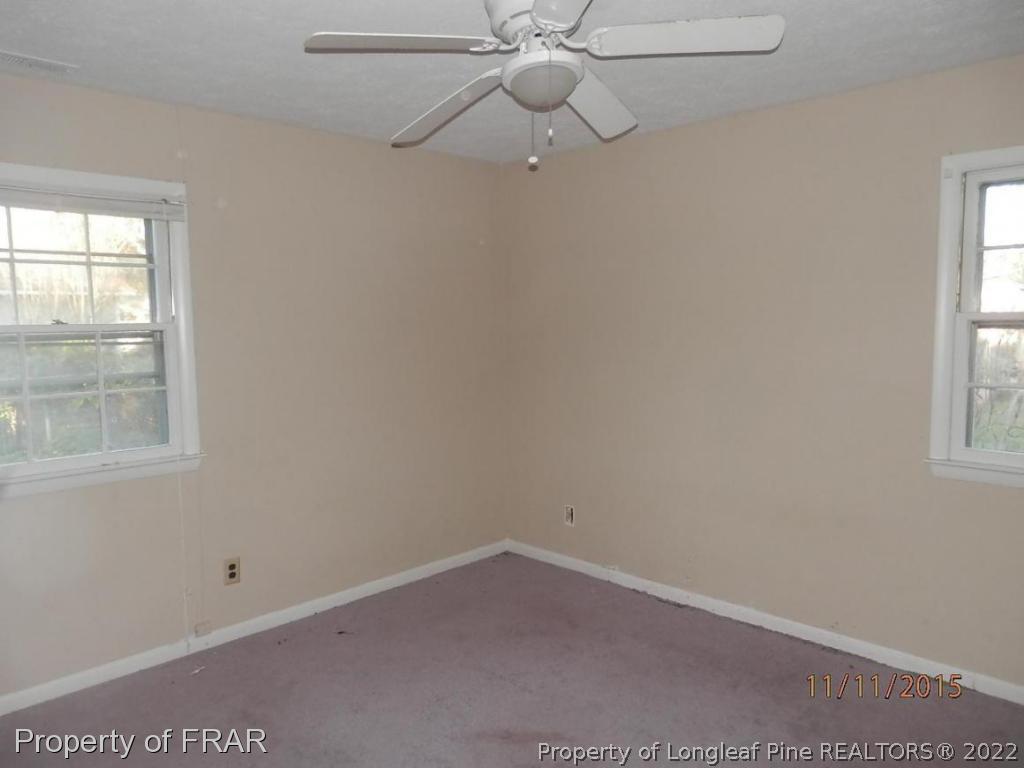 5910 Spinner Road Hope Mills, NC 28348 - Photo 11 of 12 an empty room with a window