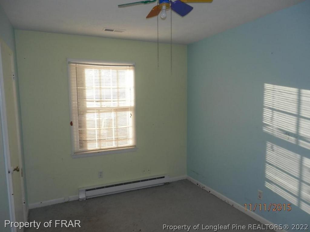 5910 Spinner Road Hope Mills, NC 28348 - Photo 8 of 12 a room with a window