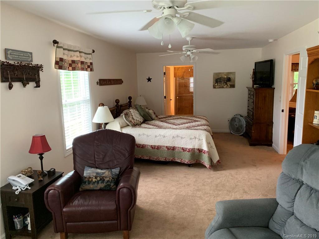 391 Osborne Road Brevard, NC 28712 - Photo 24 of 29 Gallery Image 24