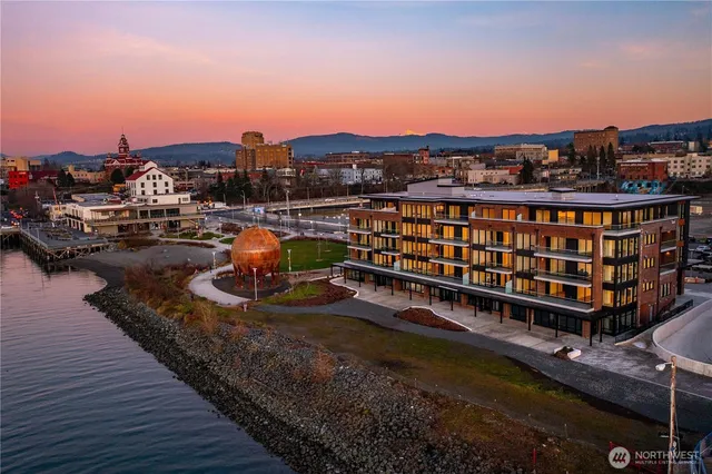 $555,000 | 1025 Granary Avenue, Unit 408, Bellingham, WA 98225