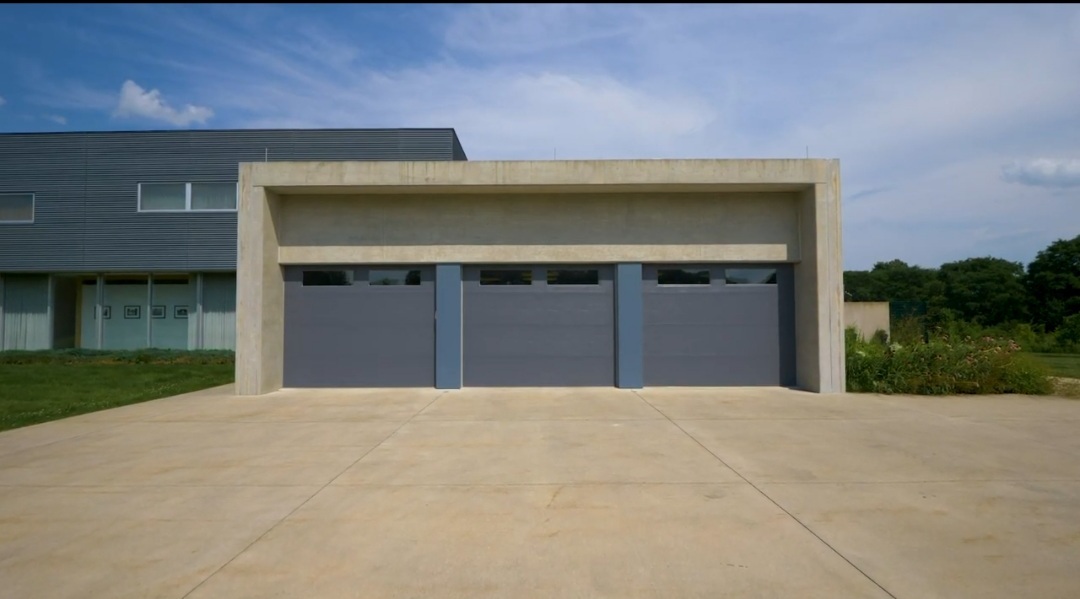 7320 Saratoga Road Morris, IL 60450 - Photo 49 of 61 a front view of a building with a garden