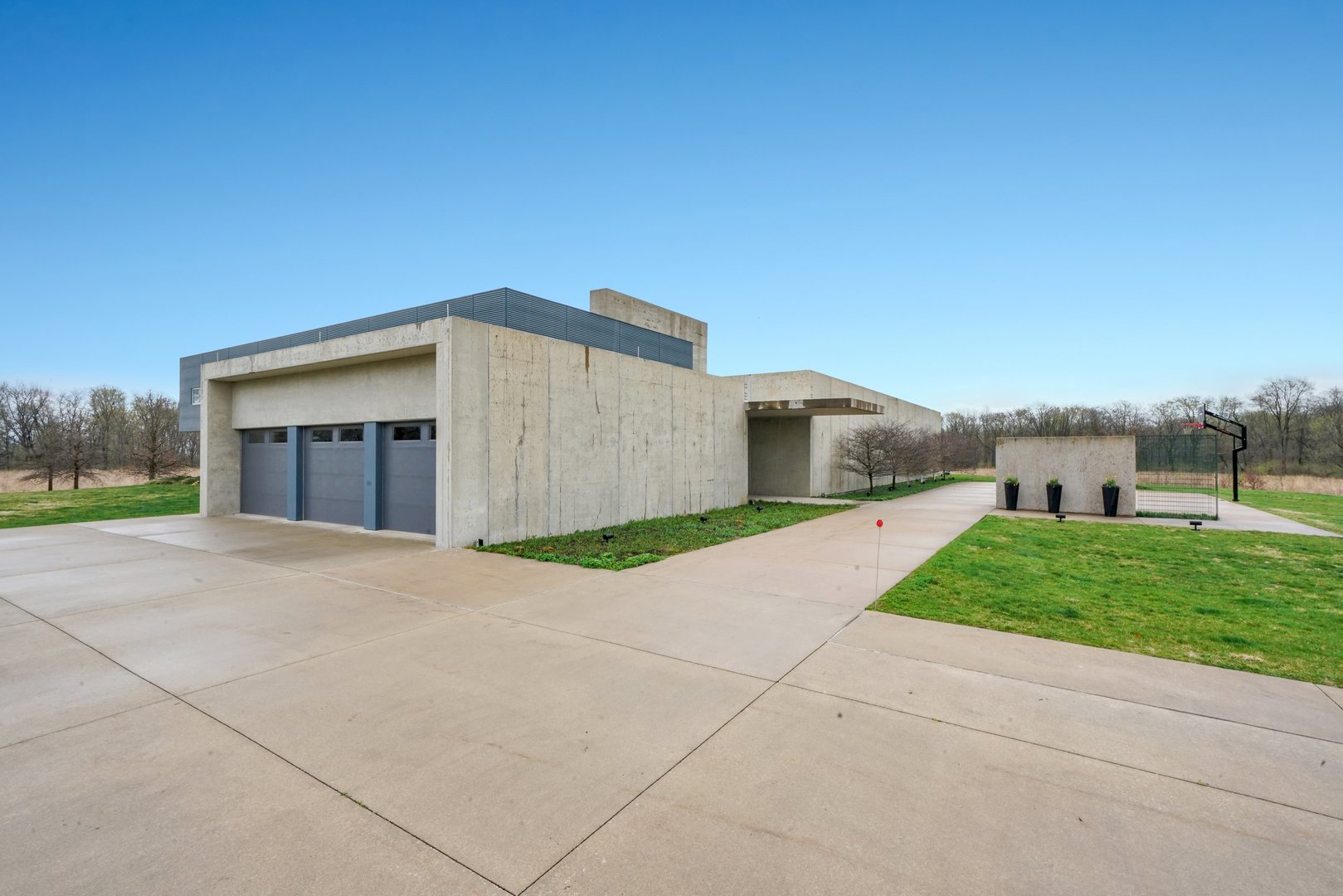 7320 Saratoga Road Morris, IL 60450 - Photo 57 of 61 a view of a house with a yard and garage