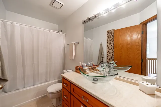 $549,900 | 1108 Oak Ridge Drive, Streamwood, IL 60107