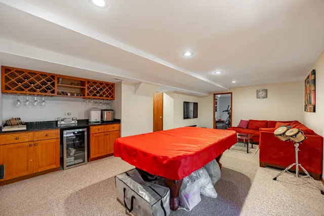 $549,900 | 1108 Oak Ridge Drive, Streamwood, IL 60107