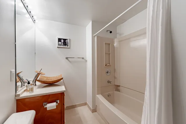 $549,900 | 1108 Oak Ridge Drive, Streamwood, IL 60107