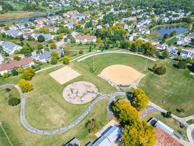 $549,900 | 1108 Oak Ridge Drive, Streamwood, IL 60107